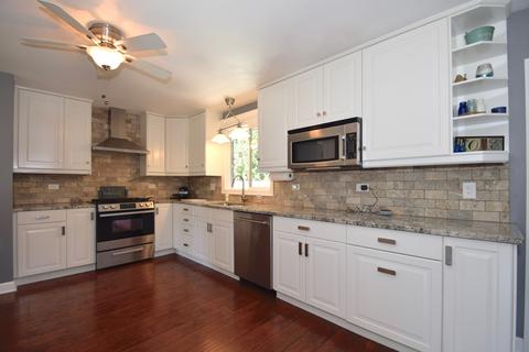 310 E Walnut St, Roselle, IL 60172 photo 5