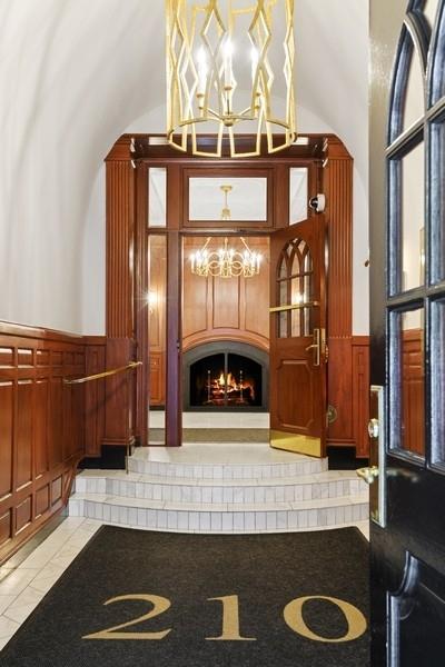 210 E Pearson St #6B, Chicago, IL 60611 photo 2