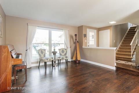 1569 Brookside Dr, Hoffman Estates, IL 60169 photo 5