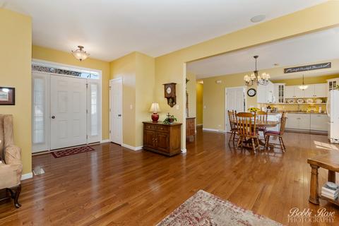 785 Cascade Dr, Marengo, IL 60152 photo 4