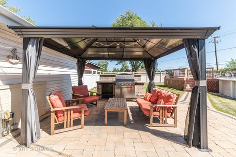 485 Newark Ln, Hoffman Estates, IL 60169 photo 13