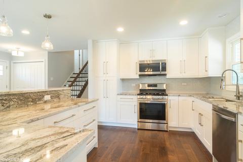 1724 E Maya Ln, Mount Prospect, IL 60056 photo 4