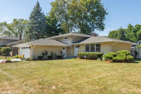 1724 E Maya Ln, Mount Prospect, IL 60056 photo 1