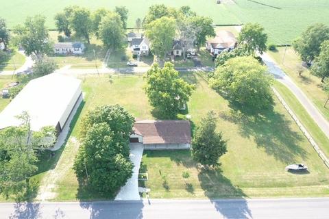 205 Bloomington St, Dewitt, IL 61735 photo 1