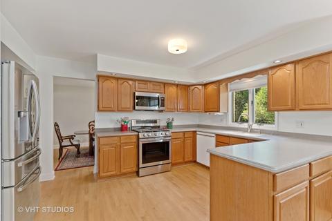 740 Schoenbeck Rd, Wheeling, IL 60090 photo 4