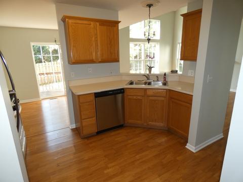 1093 E Danbury Dr, Cary, IL 60013 photo 3