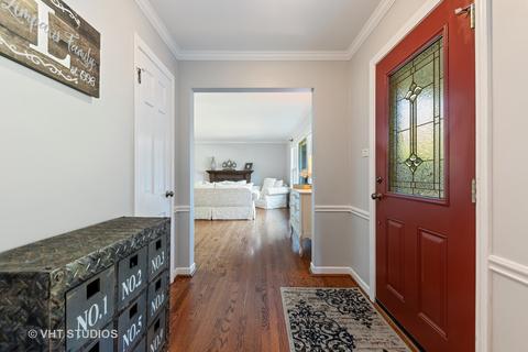 1108 Woodview Rd, Burr Ridge, IL 60527 photo 4