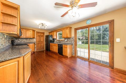 127 Cedarbrook Rd, Naperville, IL 60565 photo 4