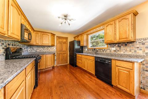 127 Cedarbrook Rd, Naperville, IL 60565 photo 5