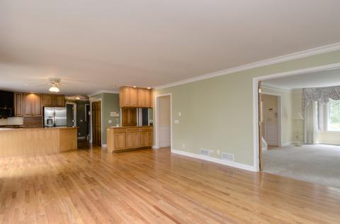 970 Baytree Dr, Bartlett, IL 60103 photo 9