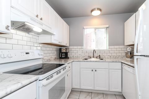 270 12th St #2C, Wheeling, IL 60090 photo 6