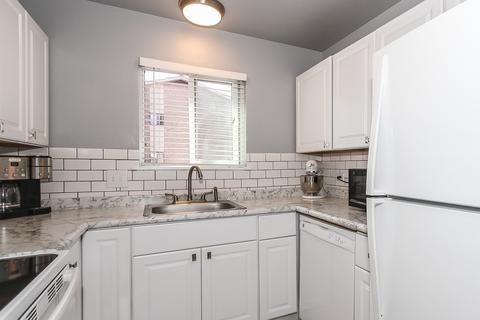 270 12th St #2C, Wheeling, IL 60090 photo 9