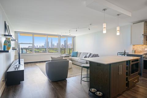 400 E Randolph St #1205, Chicago, IL 60601 photo 5