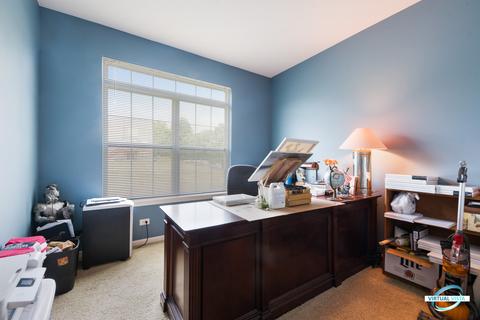 565 Barnes Rd, Aurora, IL 60506 photo 16