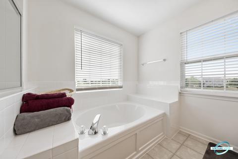565 Barnes Rd, Aurora, IL 60506 photo 24