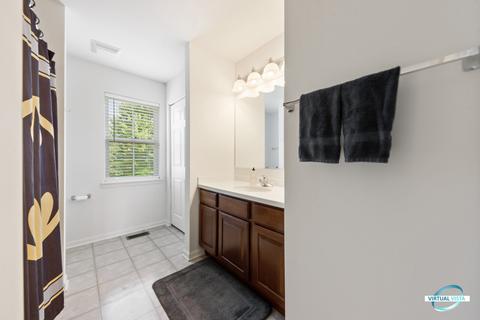 565 Barnes Rd, Aurora, IL 60506 photo 21