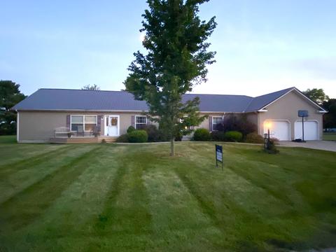 406 Maple Ln, Allerton, IL 61810 photo 1