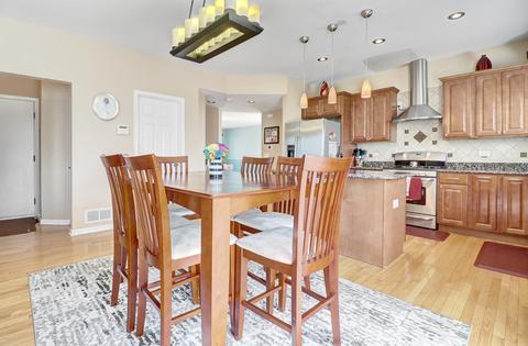 1701 Ariana Dr, Bartlett, IL 60103 photo 10