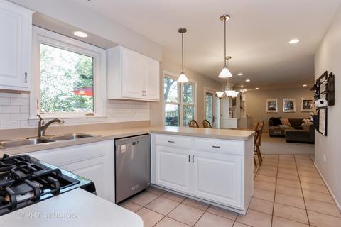 2268 Hiram Dr, Wheaton, IL 60189 photo 11