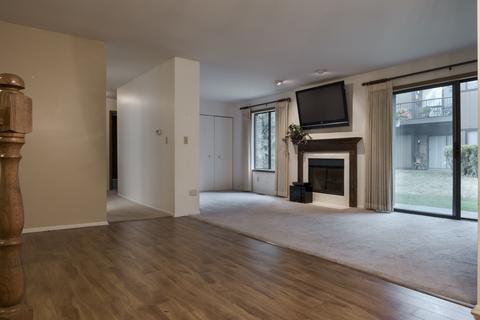 2 Creekside Cir #A, Elgin, IL 60123 photo 4