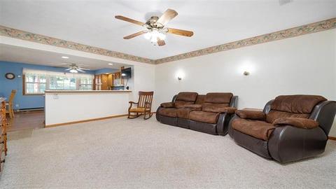 305 E Rockvale Dr, Byron, IL 61010 photo 4