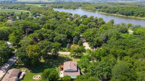 305 E Rockvale Dr, Byron, IL 61010 photo 2