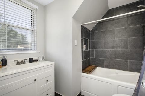 2106 S 20th Ave, Broadview, IL 60155 photo 9