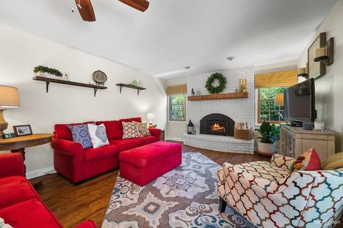 2076 Gladstone Dr, Wheaton, IL 60189 photo 11