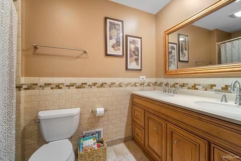 2076 Gladstone Dr, Wheaton, IL 60189 photo 20