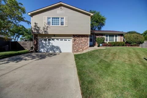842 Lakeside Dr, Bartlett, IL 60103 photo 1