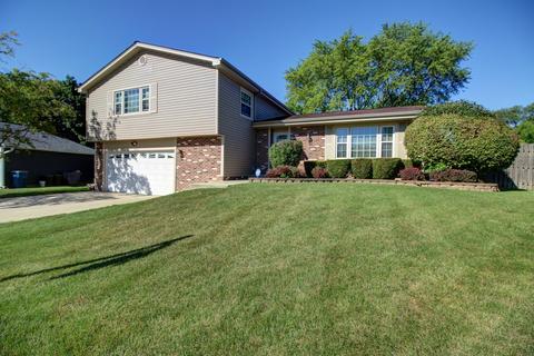 842 Lakeside Dr, Bartlett, IL 60103 photo 2