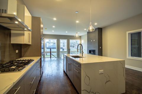 4551 S Champlain Ave, Chicago, IL 60653 photo 4