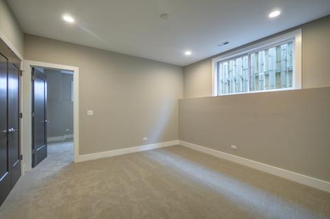 4551 S Champlain Ave, Chicago, IL 60653 photo 23