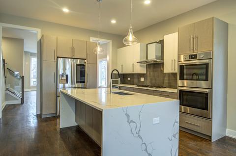 4551 S Champlain Ave, Chicago, IL 60653 photo 6