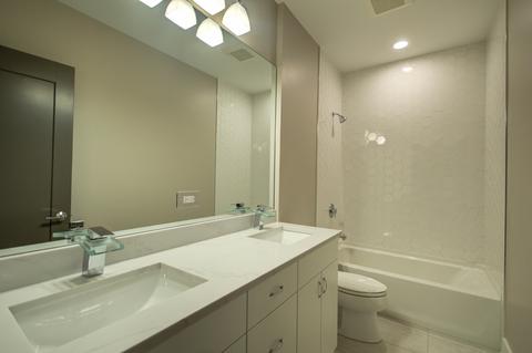 4551 S Champlain Ave, Chicago, IL 60653 photo 15
