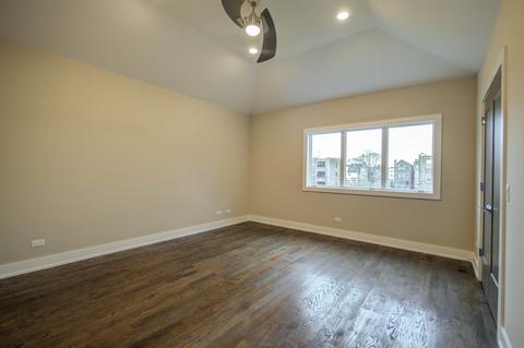 4551 S Champlain Ave, Chicago, IL 60653 photo 9