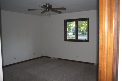74 Devonshire Cir, Elgin, IL 60123 photo 11