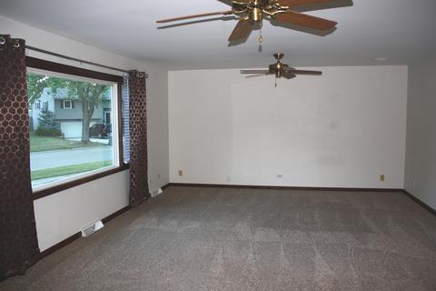 74 Devonshire Cir, Elgin, IL 60123 photo 17