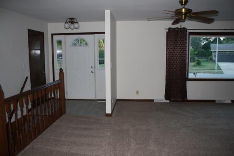 74 Devonshire Cir, Elgin, IL 60123 photo 16