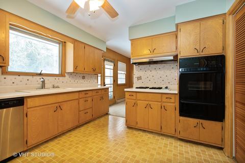 1612 Heather Dr, Algonquin, IL 60102 photo 3