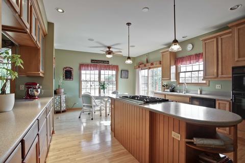 412 Bluffs Edge Dr, Mchenry, IL 60051 photo 18