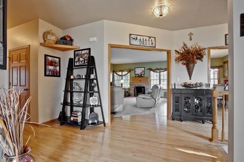 412 Bluffs Edge Dr, Mchenry, IL 60051 photo 8