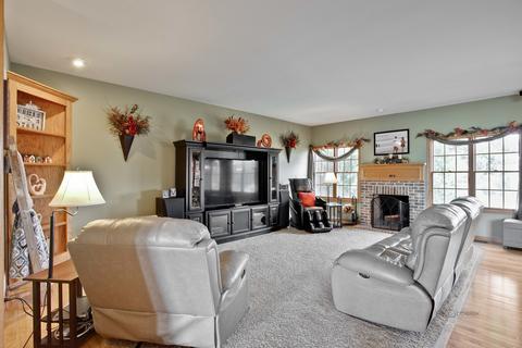 412 Bluffs Edge Dr, Mchenry, IL 60051 photo 9