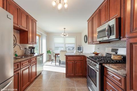 7121 Summit Rd, Darien, IL 60561 photo 8