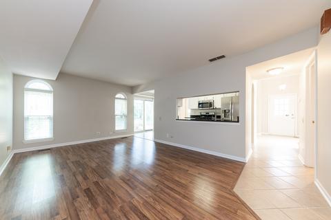 1392 Diamond Dr, Hoffman Estates, IL 60192 photo 10