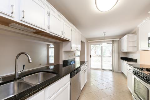 1392 Diamond Dr, Hoffman Estates, IL 60192 photo 7
