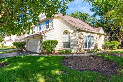 1392 Diamond Dr, Hoffman Estates, IL 60192 photo 1