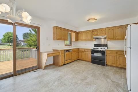 213 Deerpath Dr, Minooka, IL 60447 photo 4