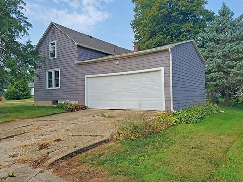 340 E Cook St, Sheffield, IL 61361 photo 4