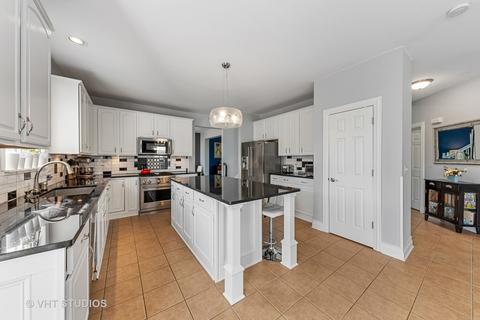 6079 Frank Dr, Hoffman Estates, IL 60192 photo 8